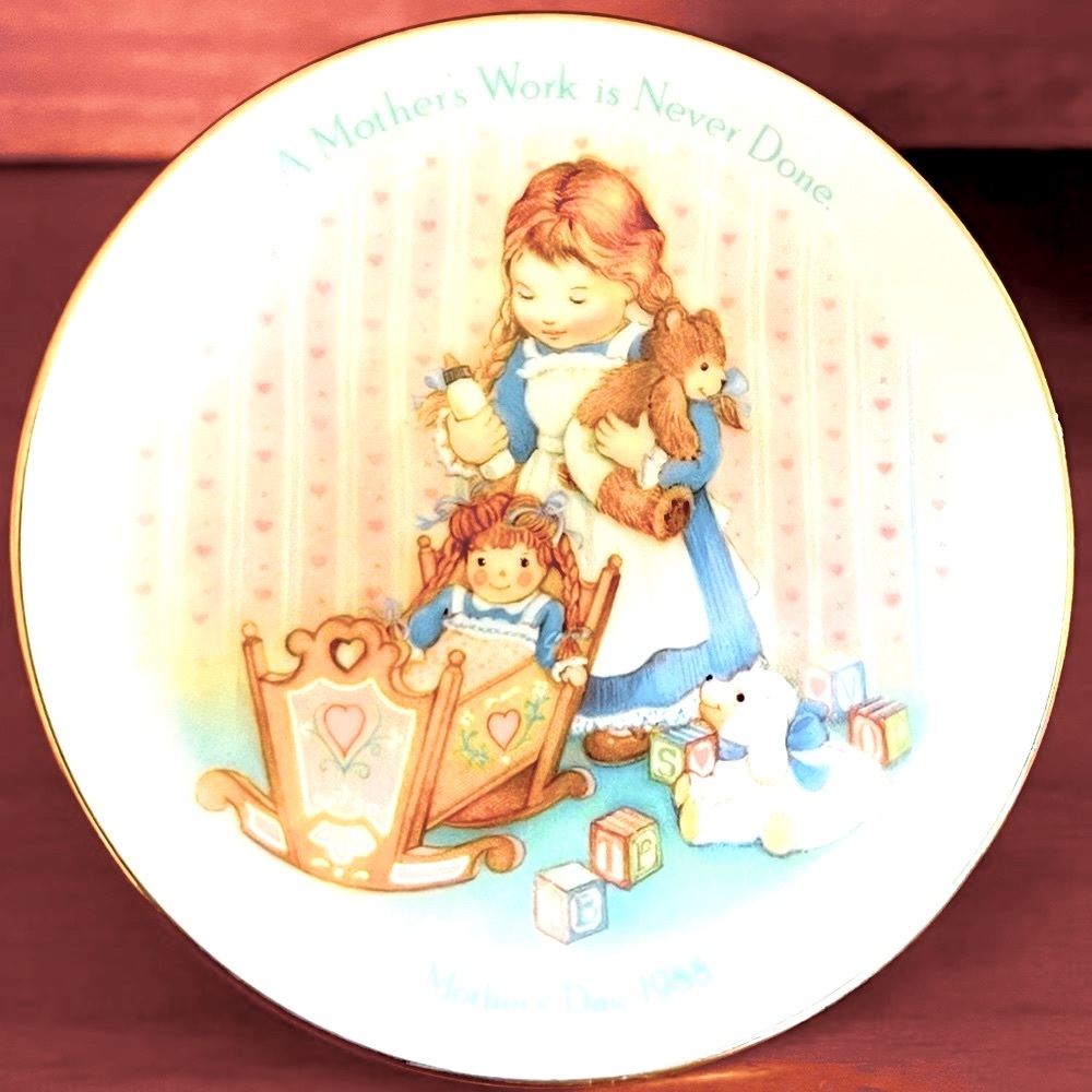 Avon Mother’s Day 1988 “A Mother’s Work is Never Done”Mini Plate